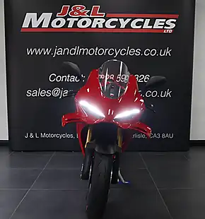Used 2025 Ducati Panigale V4 S Red - Interior and Exterior details 4