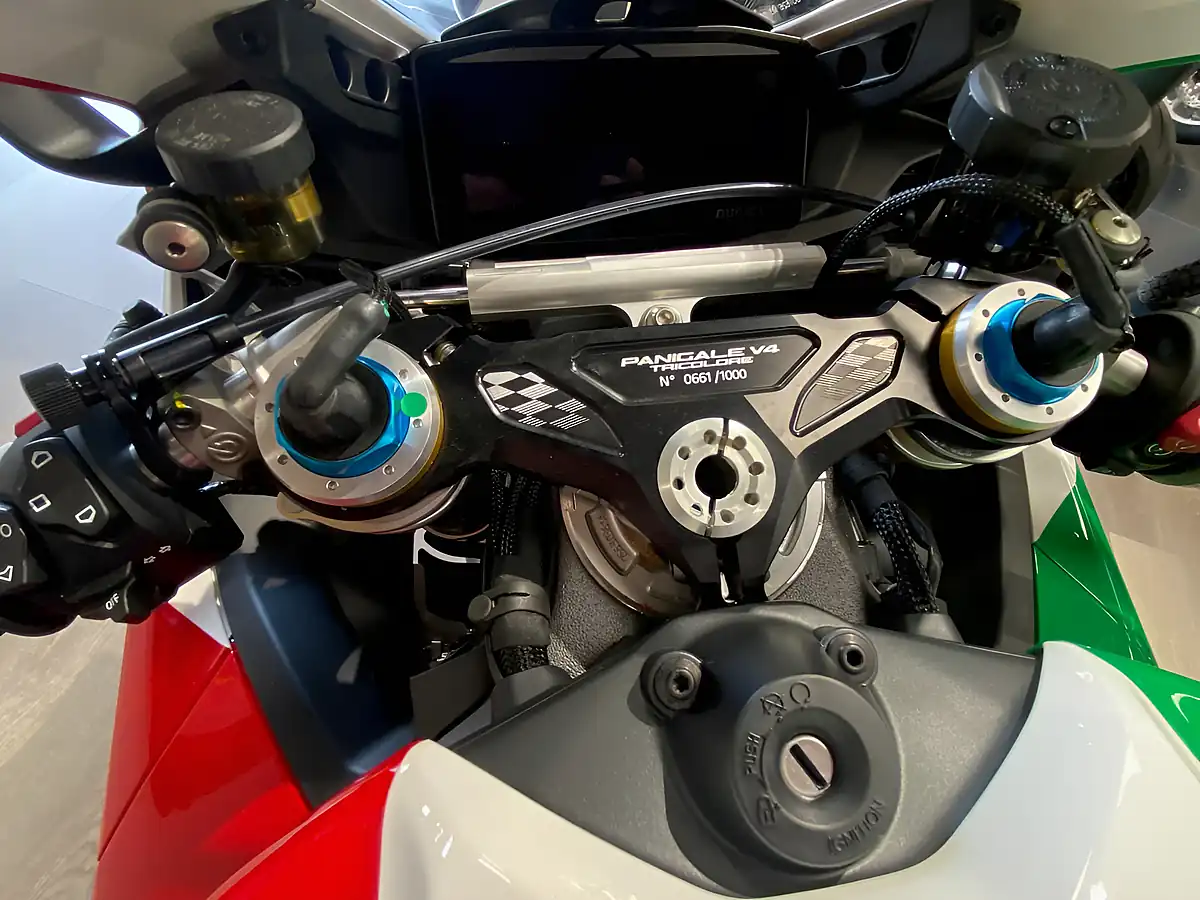 Used 2025 Ducati Panigale V4 Tricolor - Interior and Exterior details 10