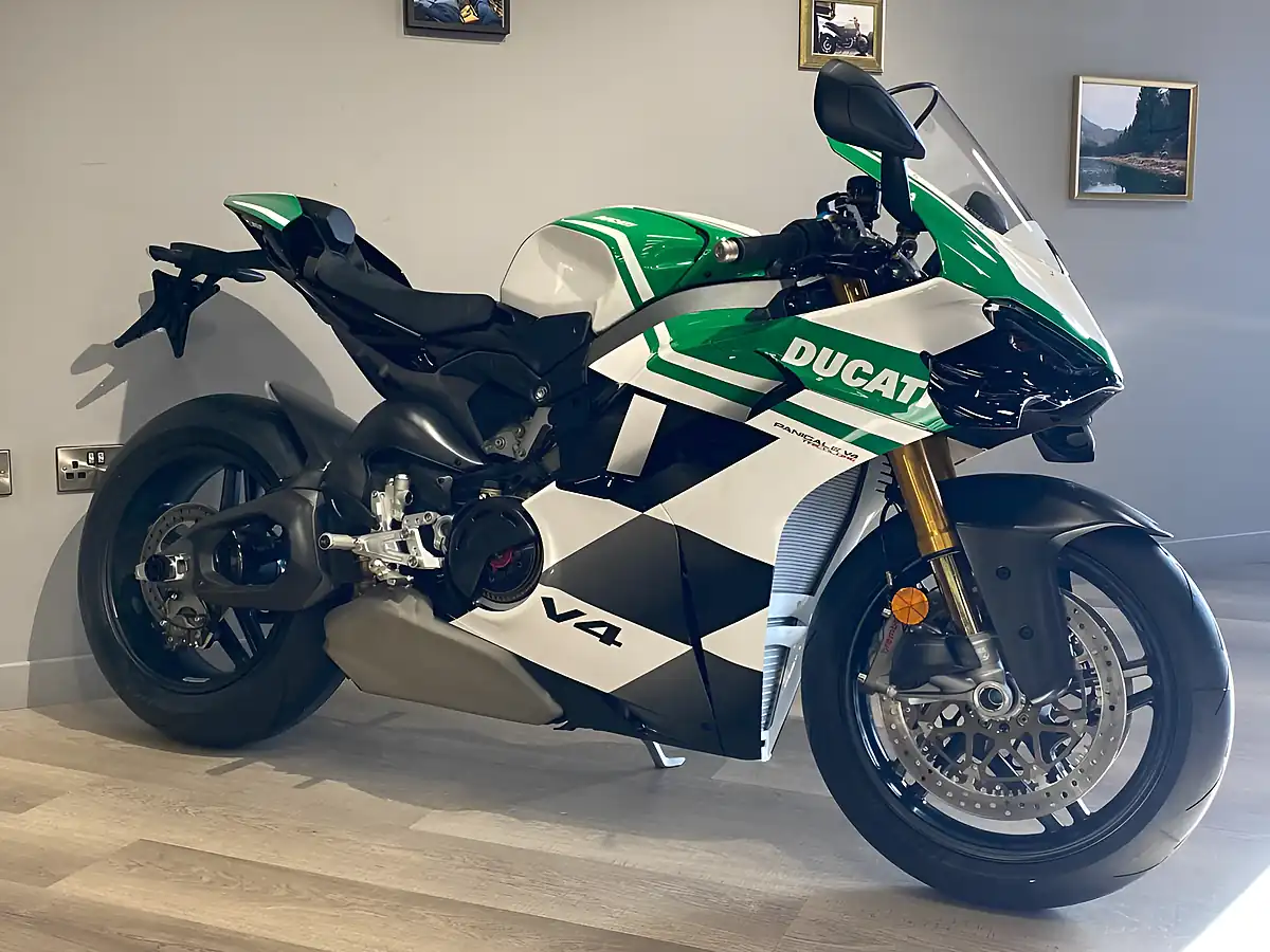 Used 2025 Ducati Panigale V4 Tricolor - Interior and Exterior details 3