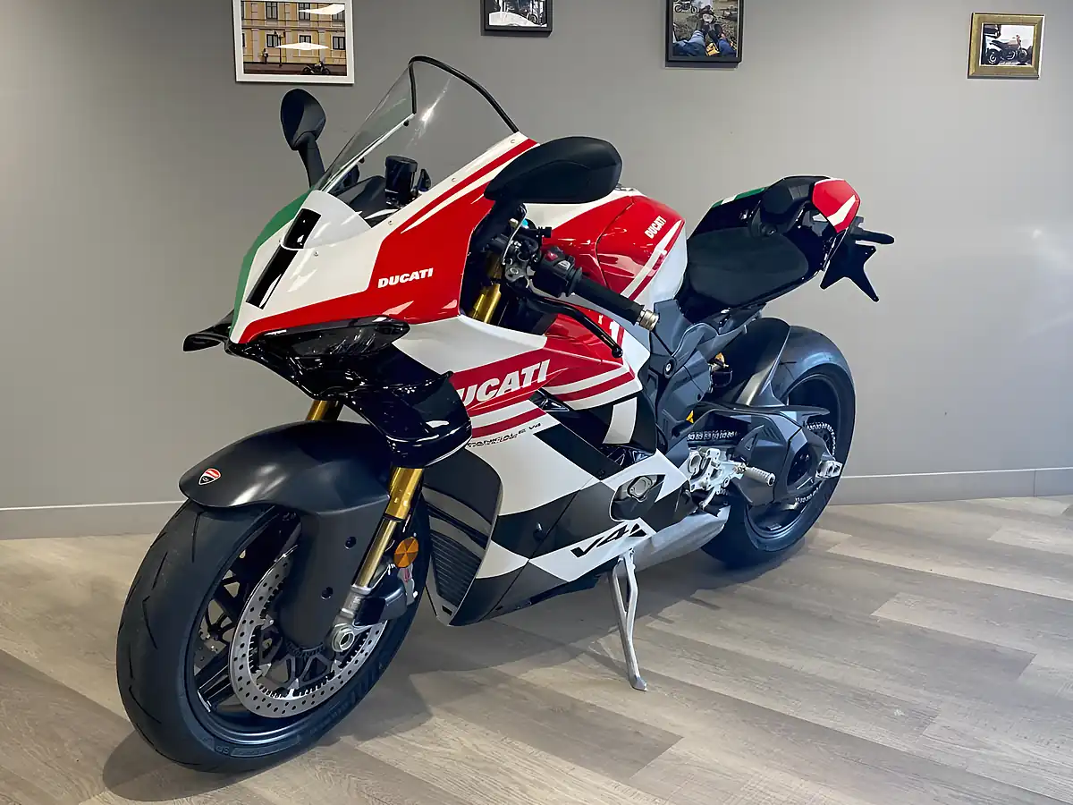 Used 2025 Ducati Panigale V4 Tricolor - Interior and Exterior details 4
