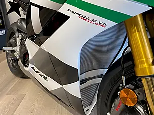 Used 2025 Ducati Panigale V4 Tricolor - Interior and Exterior details 8