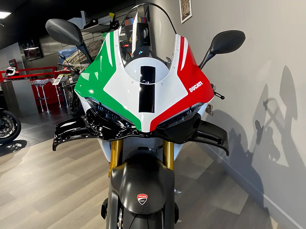 Used 2025 Ducati Panigale V4 Tricolor - Interior and Exterior details 9