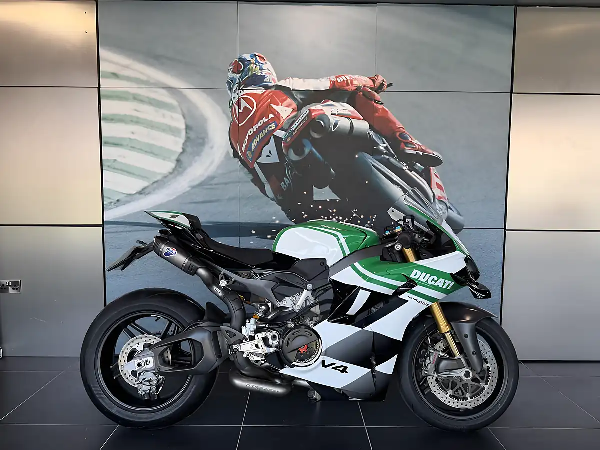 Used 2025 Ducati Panigale V4 Tricolor Tricolore - Interior and Exterior details 2
