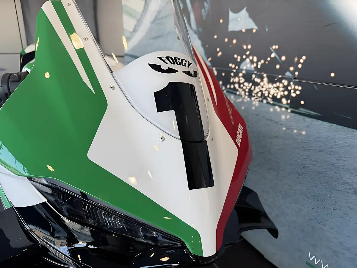 Used 2025 Ducati Panigale V4 Tricolor Tricolore - Interior and Exterior details 3
