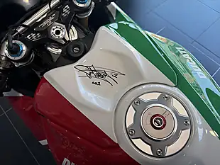 Used 2025 Ducati Panigale V4 Tricolor Tricolore - Interior and Exterior details 9