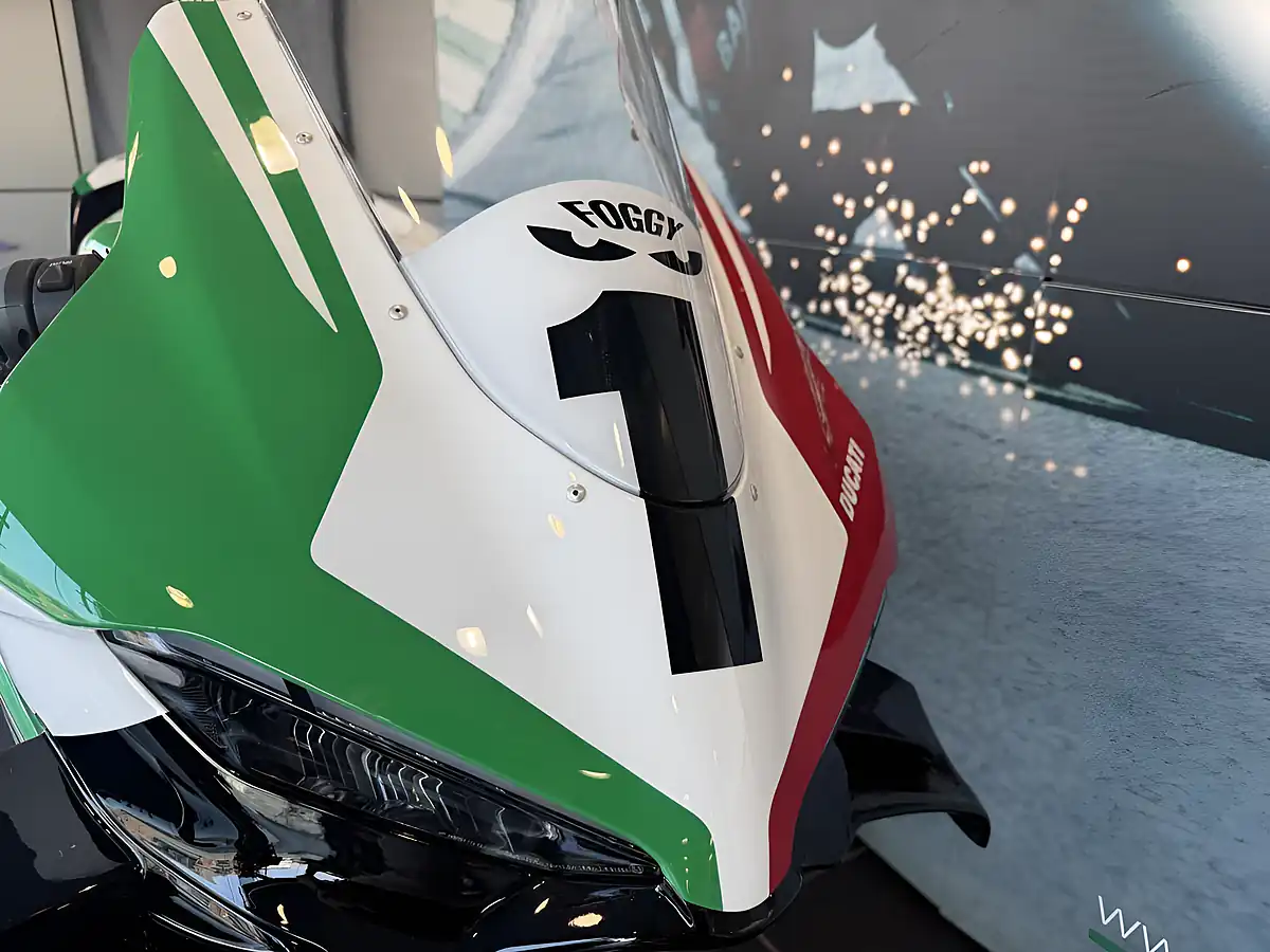 Used 2025 Ducati Panigale V4 Tricolor Tricolore - Interior and Exterior details 3