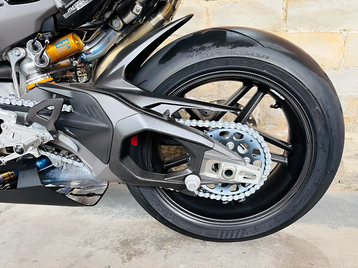 Used 2025 Ducati Panigale V4 Tricolore Multicolour - Interior and Exterior details 16