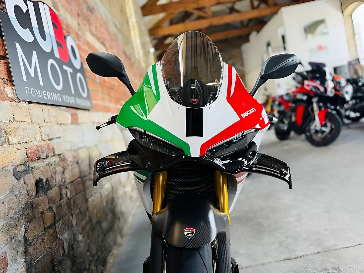 Used 2025 Ducati Panigale V4 Tricolore Multicolour - Interior and Exterior details 18