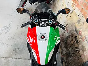 Used 2025 Ducati Panigale V4 Tricolore Multicolour - Interior and Exterior details 19