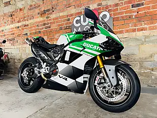 Used 2025 Ducati Panigale V4 Tricolore Multicolour - Interior and Exterior details 3