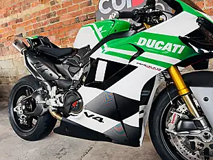 Used 2025 Ducati Panigale V4 Tricolore Multicolour - Interior and Exterior details 6