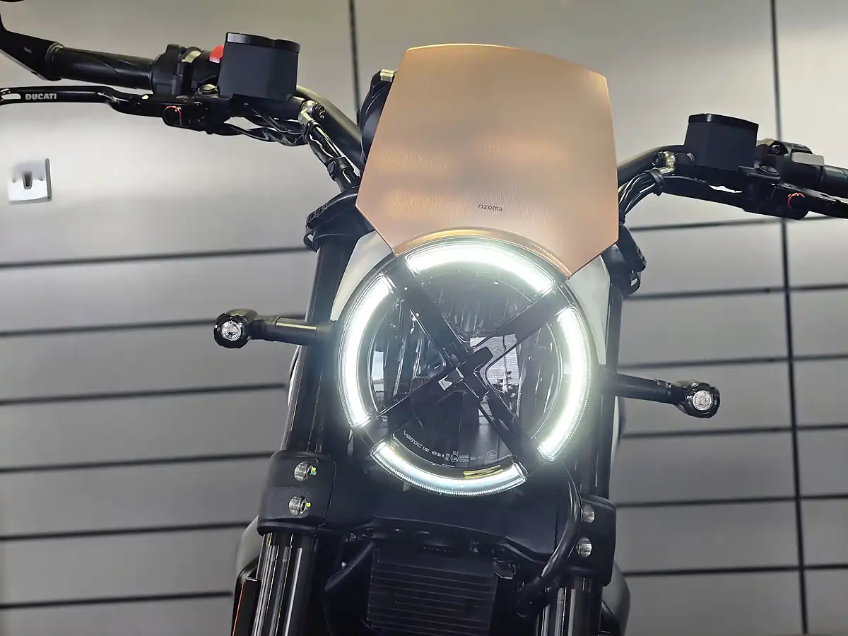 Used 2025 Ducati Scrambler 10° Anniversario Rizoma Edition Multi-Coloured - Interior and Exterior details 10