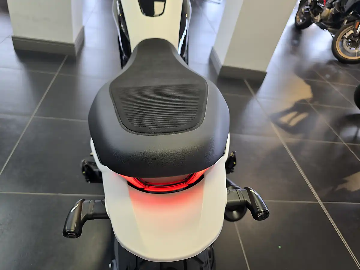 Used 2025 Ducati Scrambler 10° Anniversario Rizoma Edition Multi-Coloured - Interior and Exterior details 12