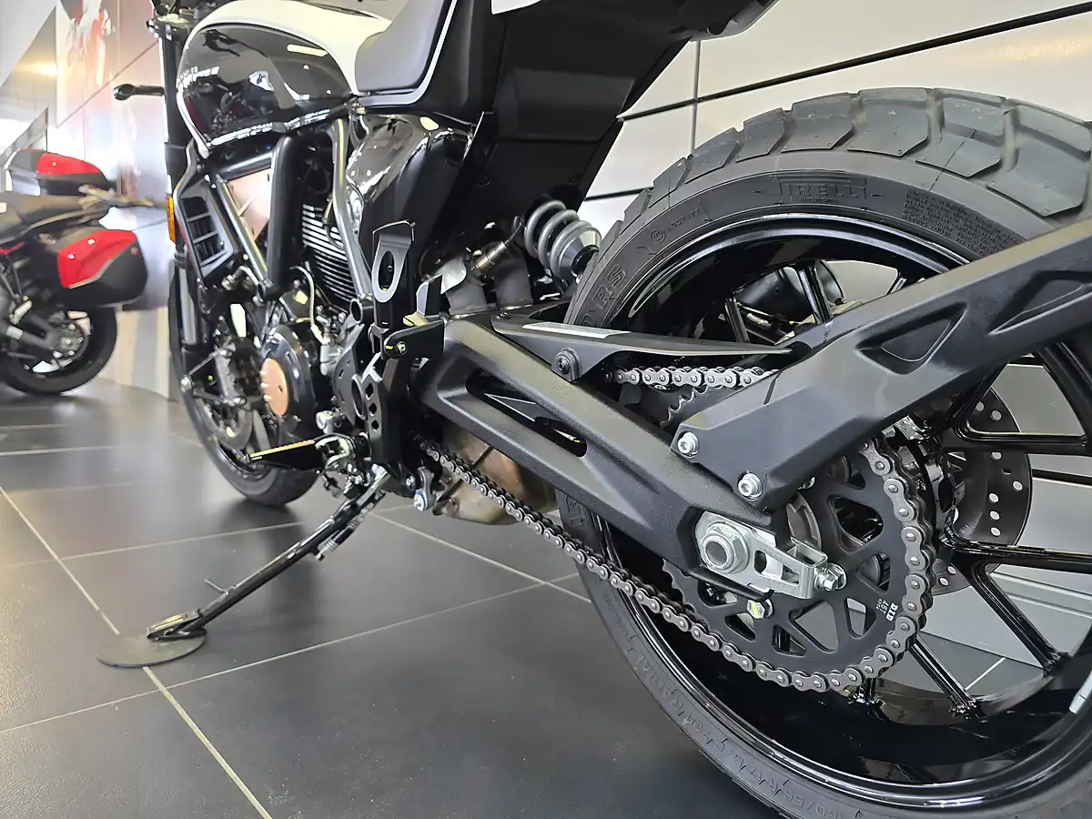 Used 2025 Ducati Scrambler 10° Anniversario Rizoma Edition Multi-Coloured - Interior and Exterior details 18