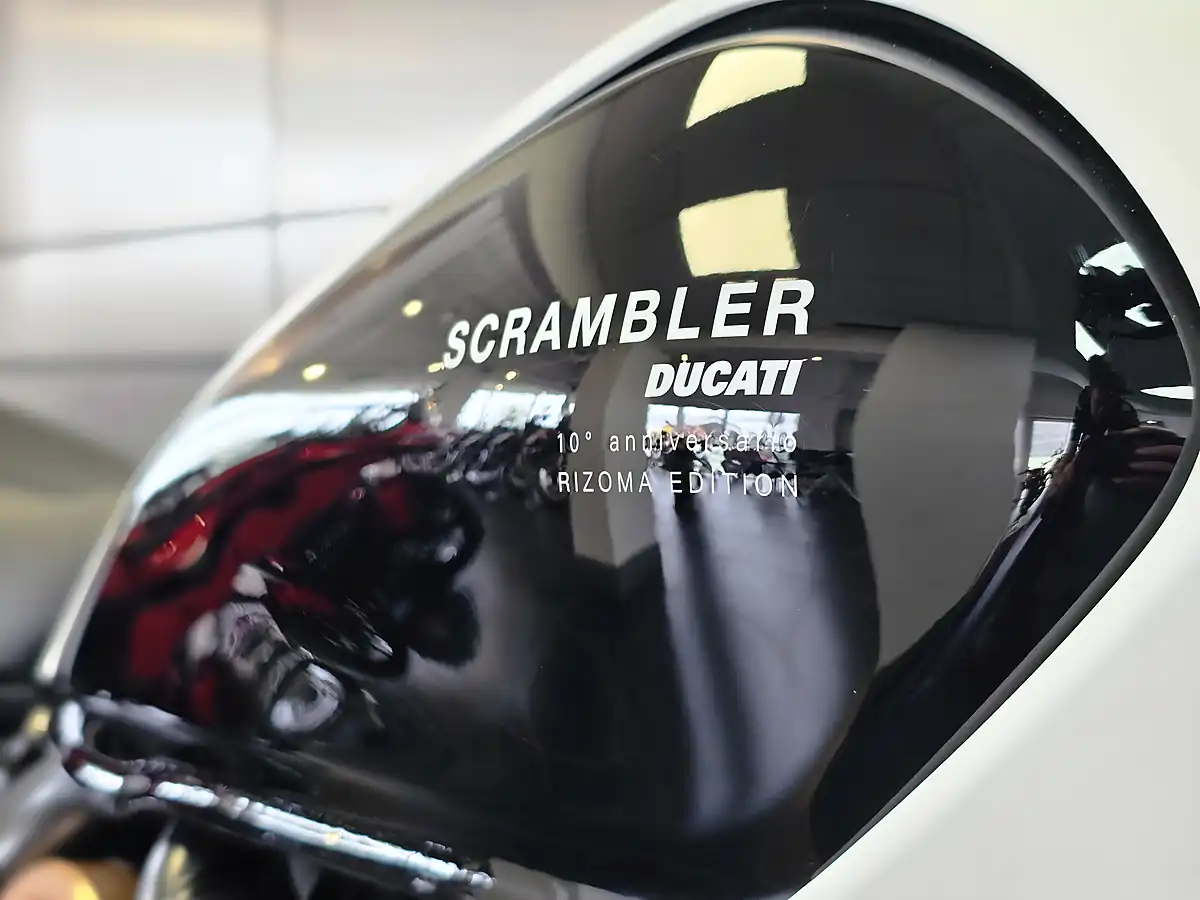 Used 2025 Ducati Scrambler 10° Anniversario Rizoma Edition Multi-Coloured - Interior and Exterior details 9
