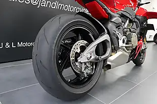 Used 2025 Ducati Streetfighter V4 S Red - Interior and Exterior details 10