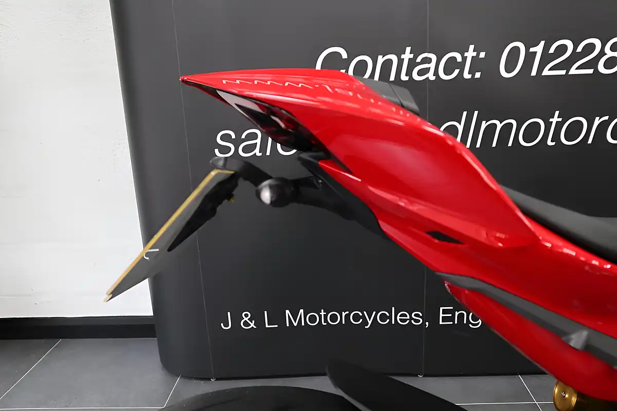Used 2025 Ducati Streetfighter V4 S Red - Interior and Exterior details 11