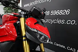 Used 2025 Ducati Streetfighter V4 S Red - Interior and Exterior details 12