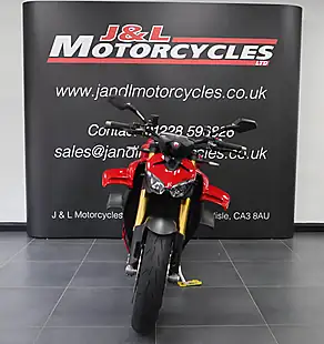 Used 2025 Ducati Streetfighter V4 S Red - Interior and Exterior details 3