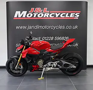 Used 2025 Ducati Streetfighter V4 S Red - Interior and Exterior details 5