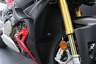 Used 2025 Ducati Streetfighter V4 S Red - Interior and Exterior details 8