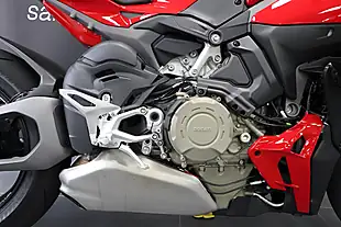 Used 2025 Ducati Streetfighter V4 S Red - Interior and Exterior details 9