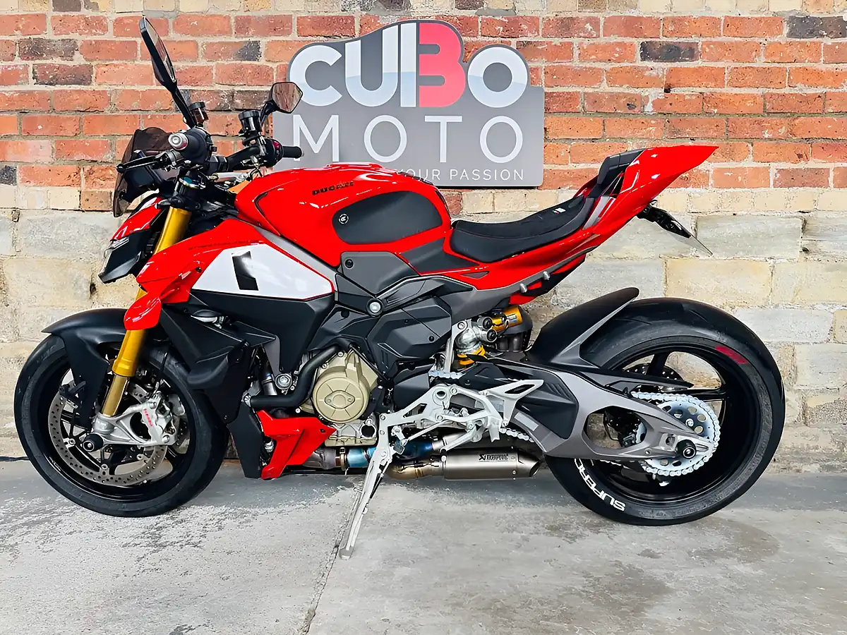 Used 2025 Ducati Streetfighter V4S Evo 2 Red - Interior and Exterior details 11