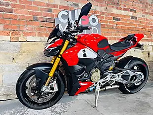 Used 2025 Ducati Streetfighter V4S Evo 2 Red - Interior and Exterior details 12