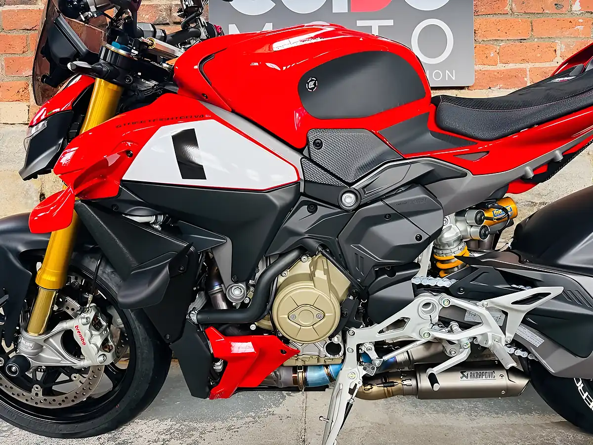 Used 2025 Ducati Streetfighter V4S Evo 2 Red - Interior and Exterior details 16