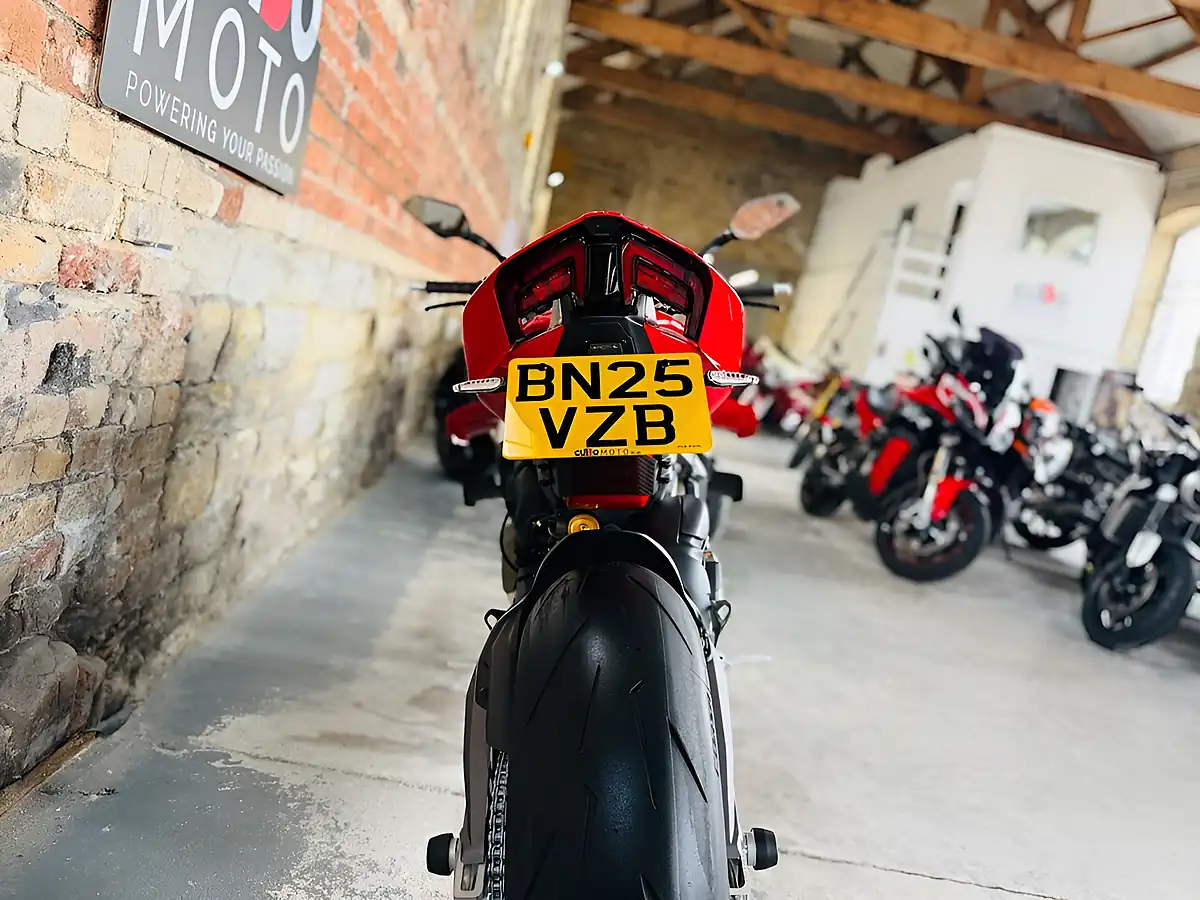 Used 2025 Ducati Streetfighter V4S Evo 2 Red - Interior and Exterior details 18