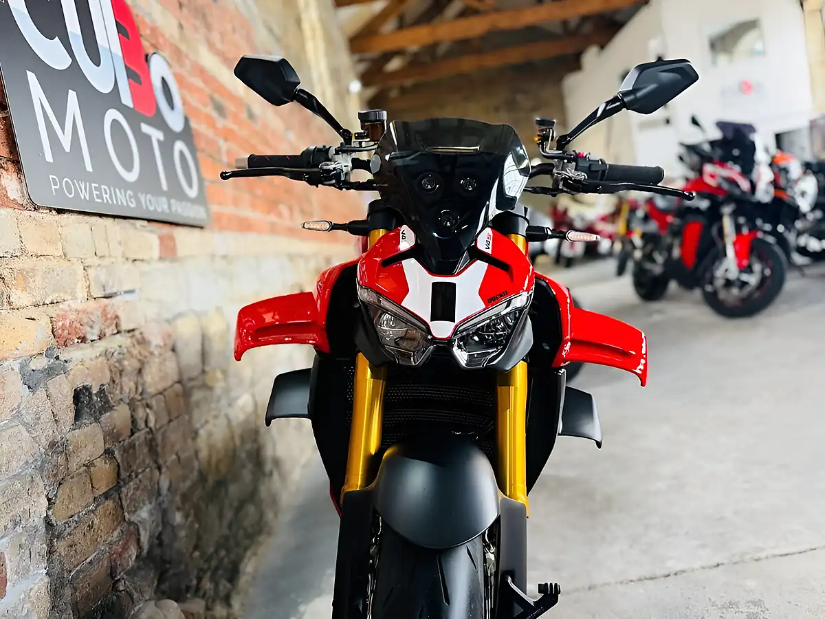 Used 2025 Ducati Streetfighter V4S Evo 2 Red - Interior and Exterior details 19