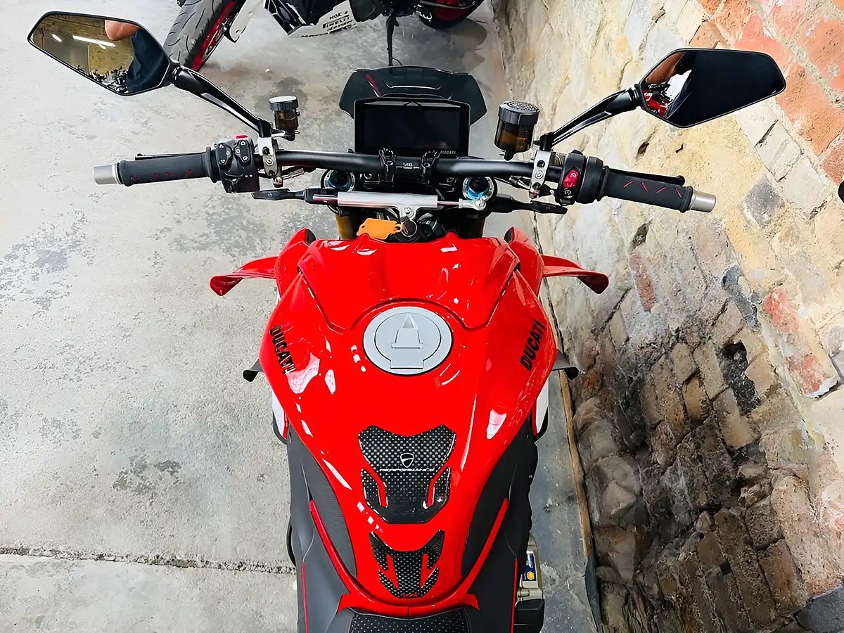 Used 2025 Ducati Streetfighter V4S Evo 2 Red - Interior and Exterior details 20