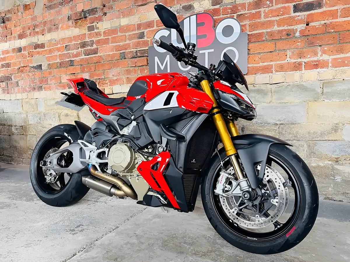 Used 2025 Ducati Streetfighter V4S Evo 2 Red - Interior and Exterior details 3