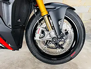 Used 2025 Ducati Streetfighter V4S Evo 2 Red - Interior and Exterior details 5
