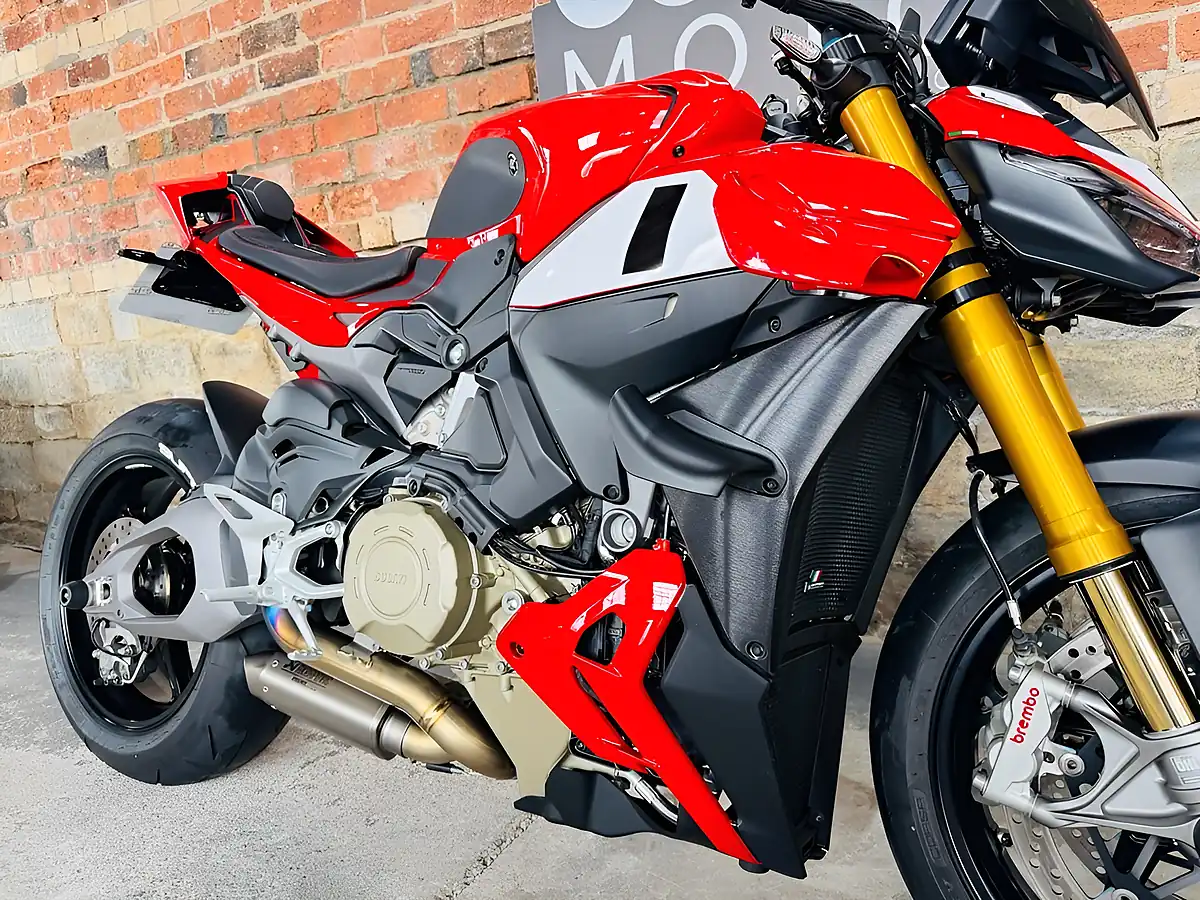 Used 2025 Ducati Streetfighter V4S Evo 2 Red - Interior and Exterior details 6