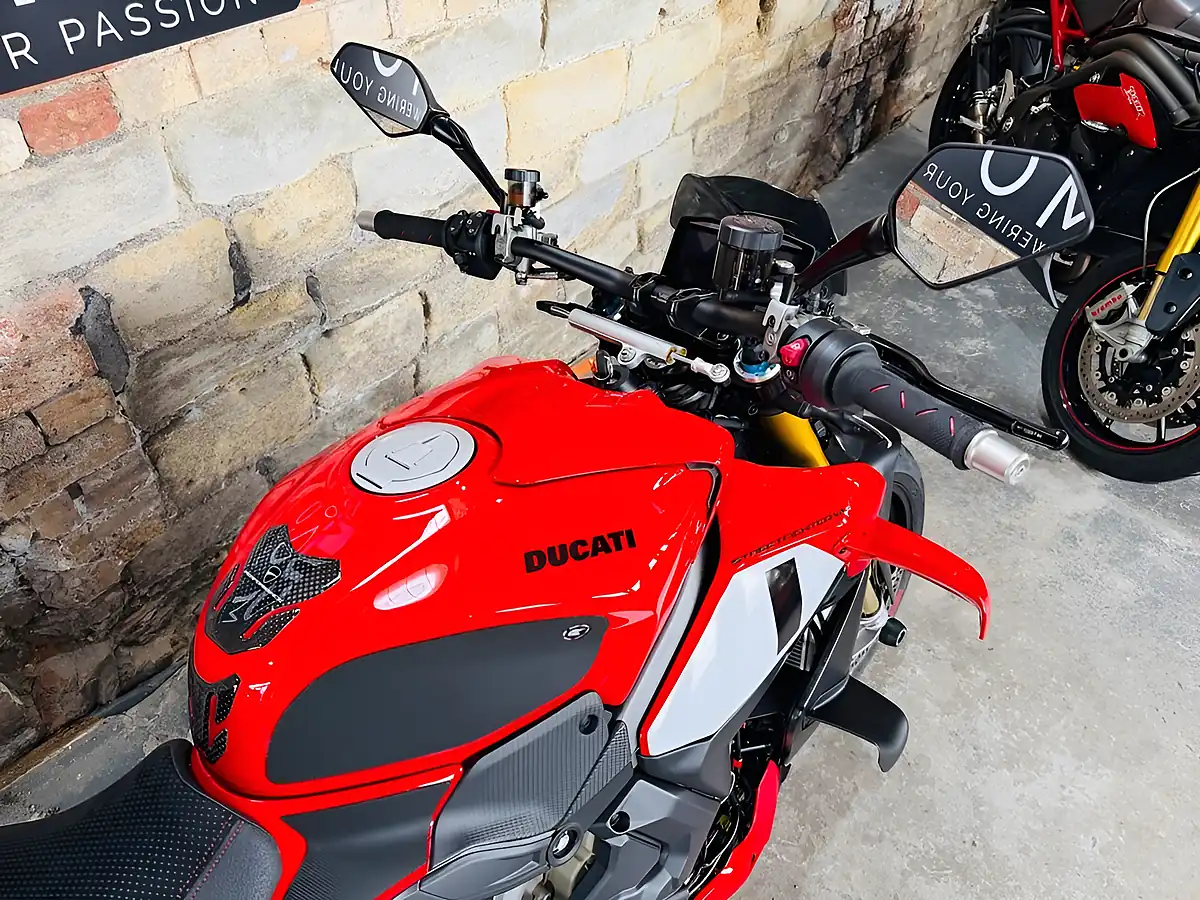 Used 2025 Ducati Streetfighter V4S Evo 2 Red - Interior and Exterior details 8