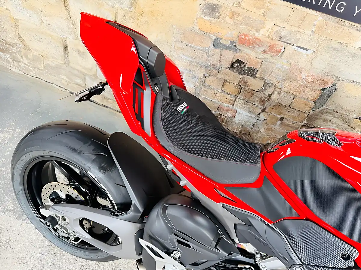 Used 2025 Ducati Streetfighter V4S Evo 2 Red - Interior and Exterior details 9