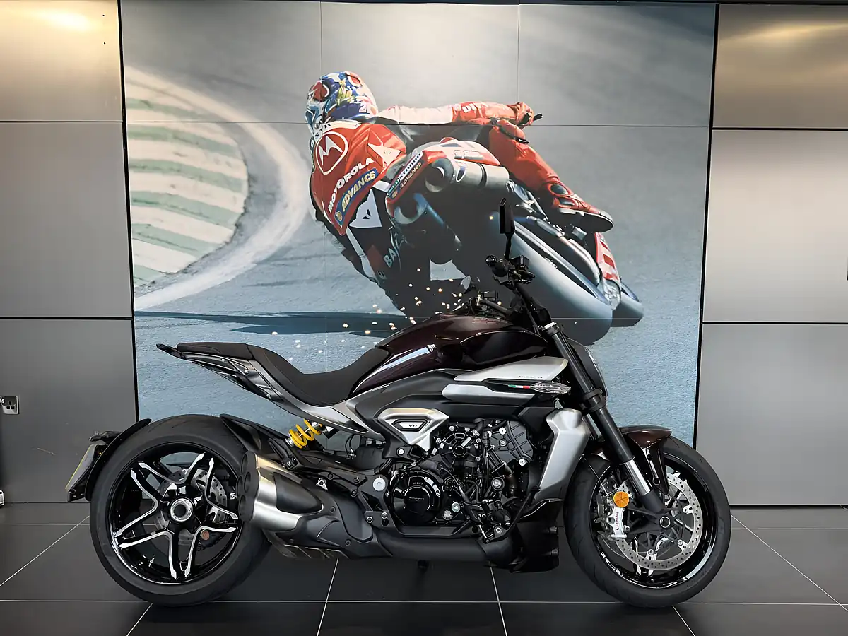 Used 2025 Ducati Xdiavel Black Lava - Front View