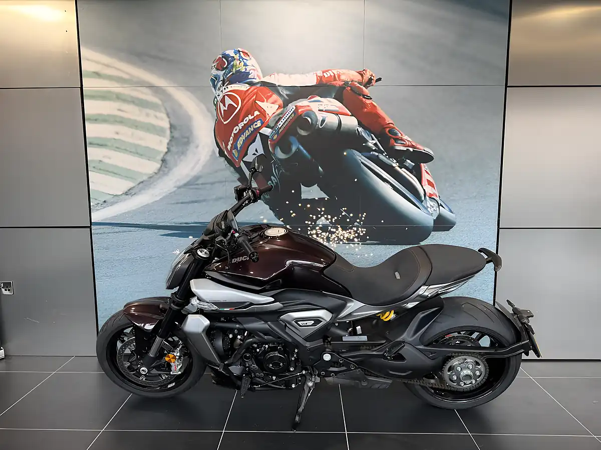 Used 2025 Ducati Xdiavel Black Lava - Interior and Exterior details 10
