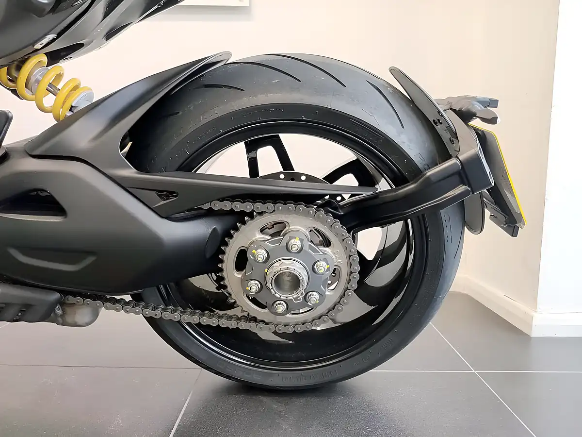 Used 2025 Ducati Xdiavel Burning Red - Interior and Exterior details 10