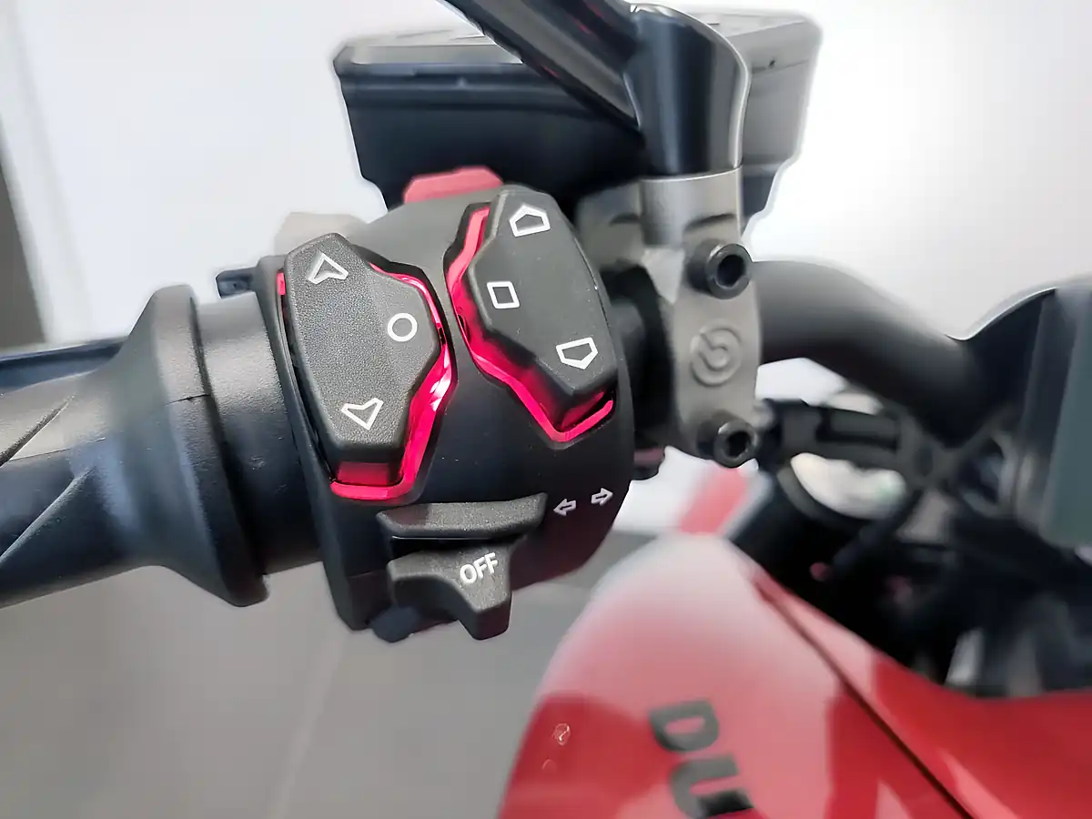 Used 2025 Ducati Xdiavel Burning Red - Interior and Exterior details 16