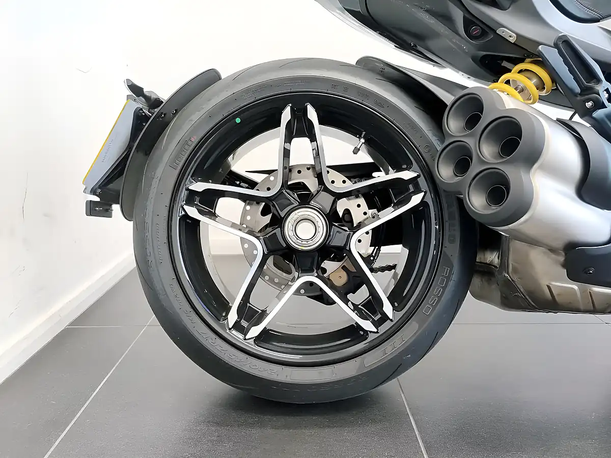 Used 2025 Ducati Xdiavel Burning Red - Interior and Exterior details 5