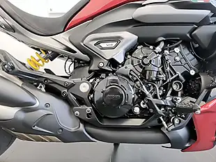 Used 2025 Ducati Xdiavel Burning Red - Interior and Exterior details 6