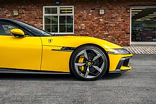 Used 2025 Ferrari 12Cilindri Giallo Modena - Interior and Exterior details 5