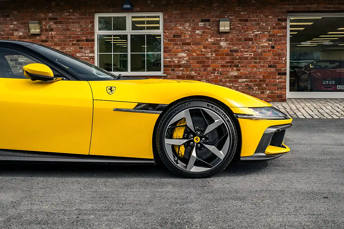 Used 2025 Ferrari 12Cilindri Giallo Modena - Interior and Exterior details 5