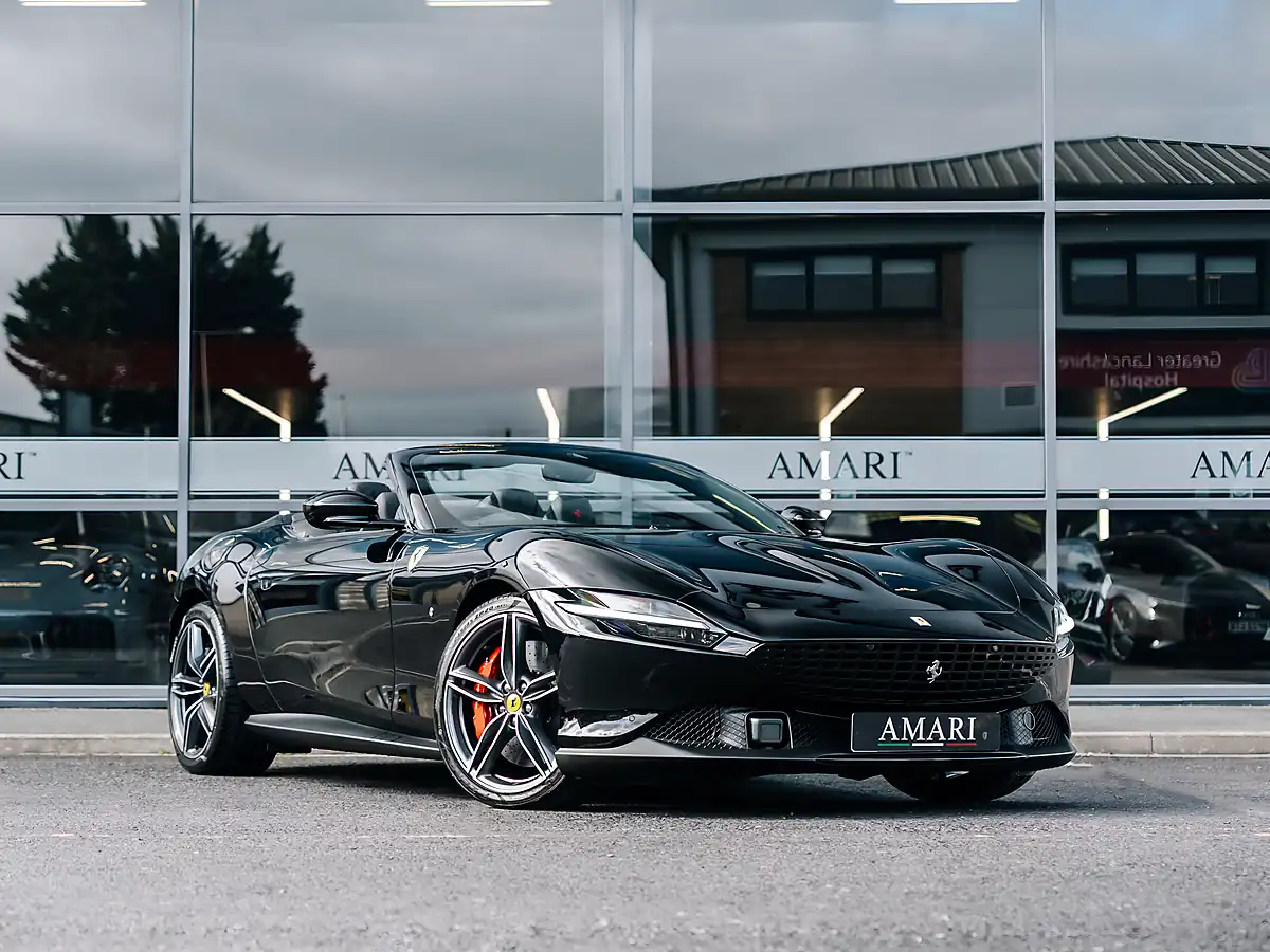 Used 2025 Ferrari Roma Spider Nero - Front View