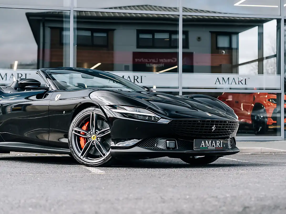 Used 2025 Ferrari Roma Spider Nero - Interior and Exterior details 11