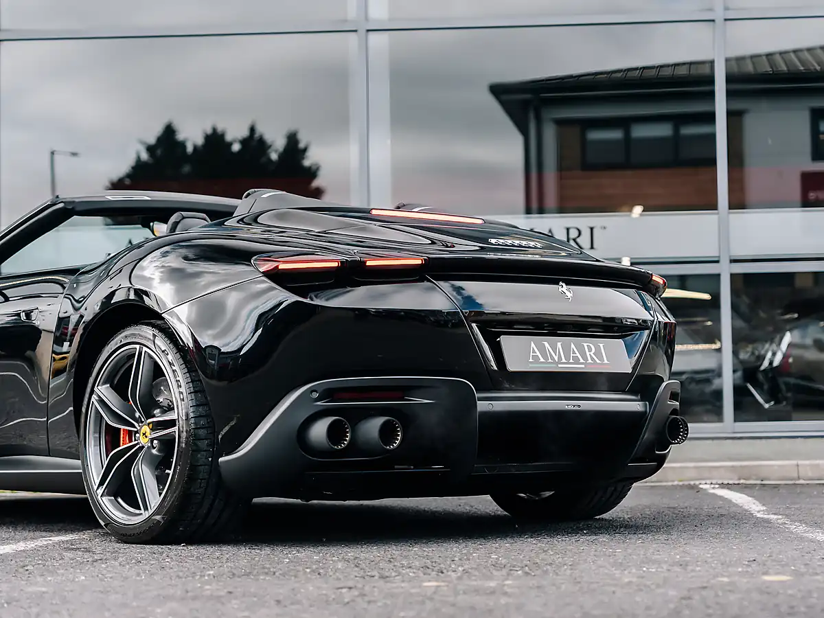 Used 2025 Ferrari Roma Spider Nero - Interior and Exterior details 15