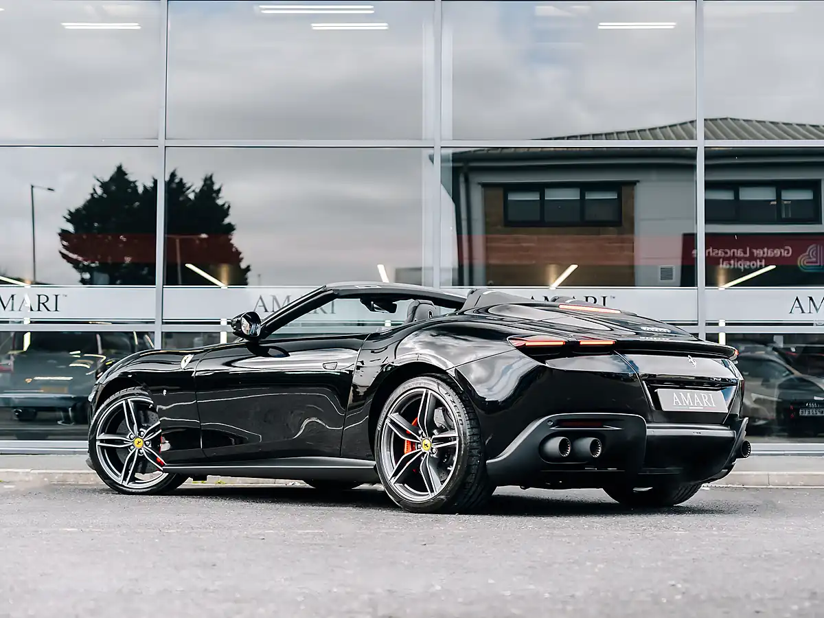 Used 2025 Ferrari Roma Spider Nero - Interior and Exterior details 4
