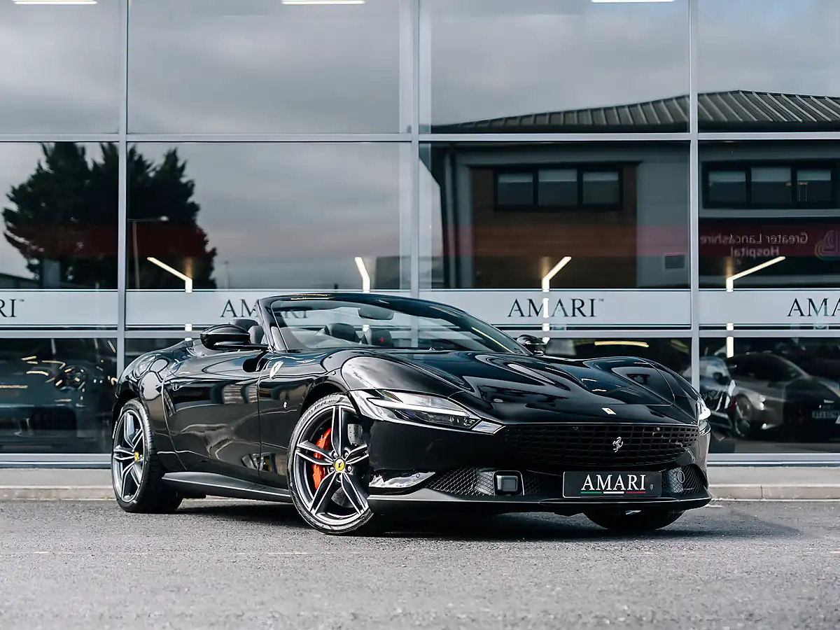Used 2025 Ferrari Roma Spider Nero - Front View